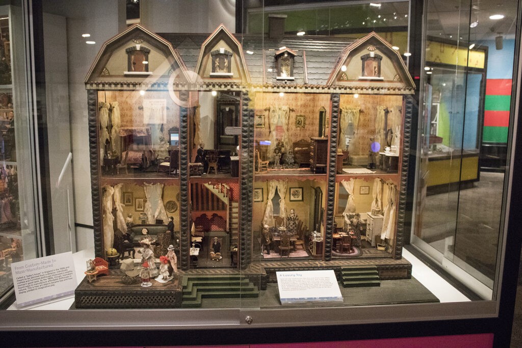 Play Pals exhibit, Dollhouse case, The Strong, Rochester, New York