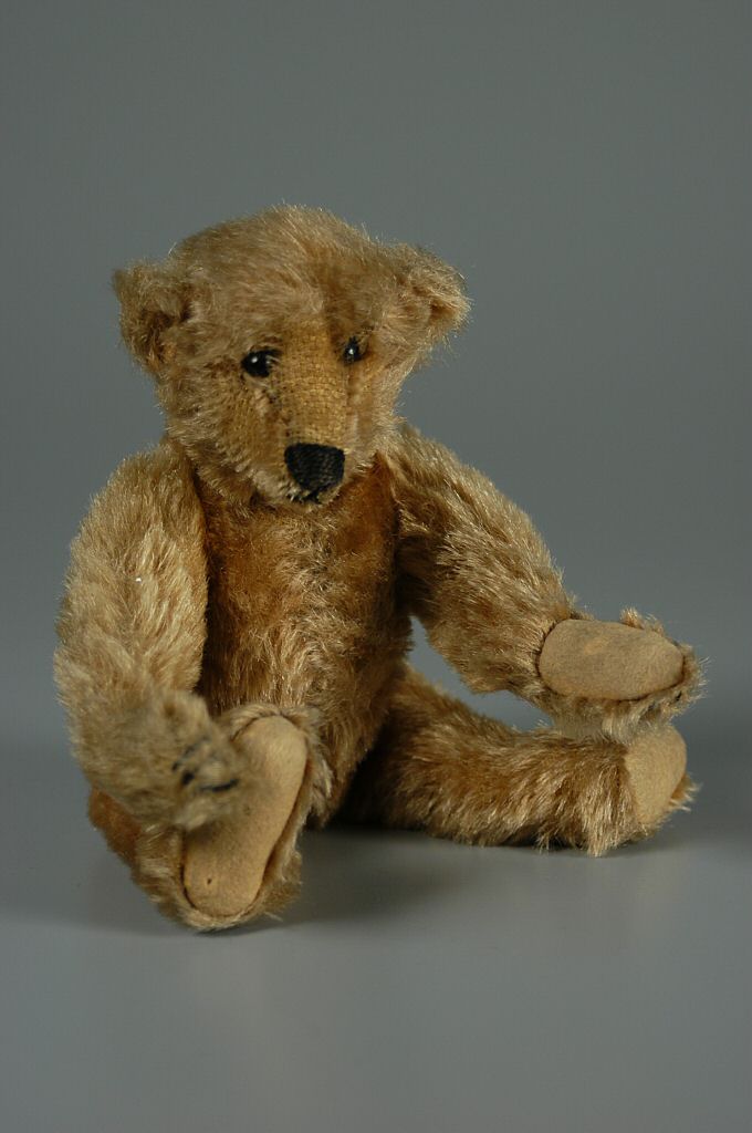 Image of “Steiff Bear, 1904. Gift of Lawrence Belles. The Strong, Rochester, New York.”